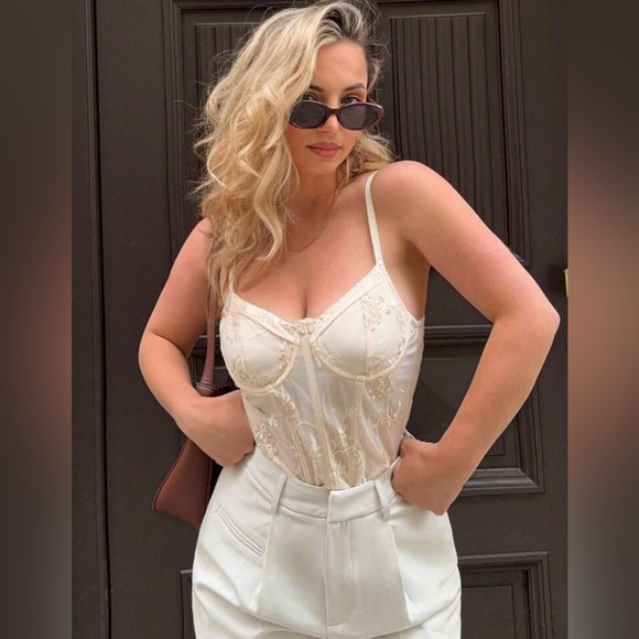 Cream Floral Embroidered Corset Top - Picture 3 of 7